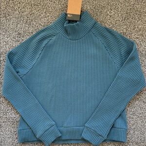 NWT waffle knit Northface top